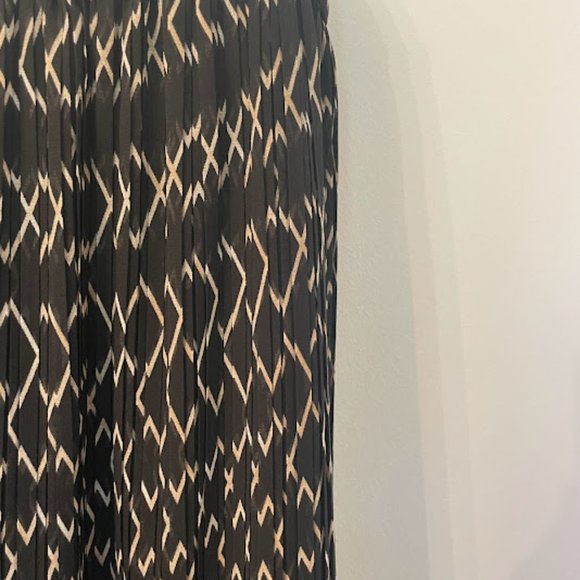 Club Monaco Asymmetrical Skirt - Picture 6 of 7